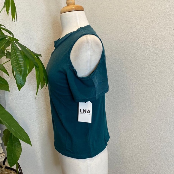 🆕LNA avalanche tee green top - Picture 8 of 13